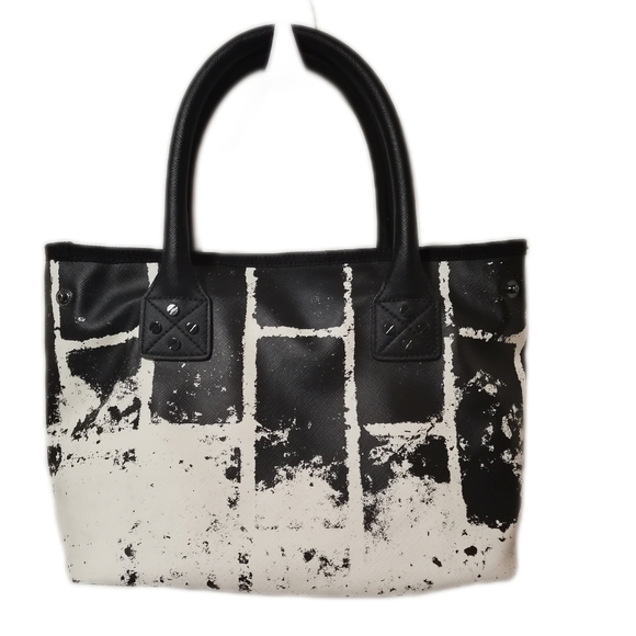 L. A. M. B WHITE AND BLACK LEATHER BAG. - Picture 2 of 10